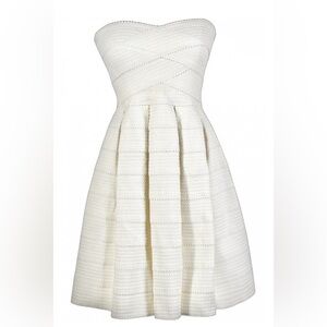 Woman's Honey Punch Ivory Strapless Pleated Textured Dress. Size M